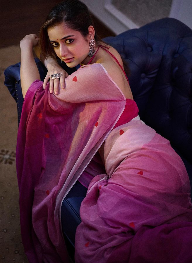 GPoJGTrbUAAGR2I?format=jpg&name=900x900