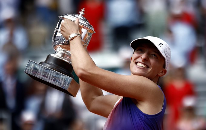 KvvKwiatkowski's tweet photo. European media impressed by success
@iga_swiatek in Tennis !
4 once Rolland Garros Title
Queen of Paris
#PPE #RenewEurope #GreensEFA #TheProgressives #EUDemocracy #ECR #AFD #GroupeID_FR
#FoxNews #CNN #dpa #AFP #OANN #ElMundo #Lastampa #Corrieradellasera #Larepubblica #Rai #Spiegel #BILDLive #PDChina #TimesofIndia #XiJinping
#Elmundo #Elpais #baile #musica #amino #anime #𝐑𝐏𝐒𝐏𝐀𝐍𝐈𝐒𝐇 #rolerplayer
https://t.co/ibmipizbSe