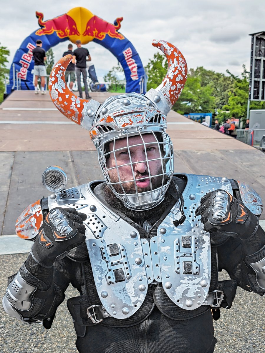 Notre crash de caisse à savon VLC <a href="/videolan/">VideoLAN</a>  <a href="/RedBullFrance/">Red Bull France</a> en ce moment sur <a href="/lequipe/">L'Équipe</a> TV !!! 🤣☠️🩺tinyurl.com/46mxax5k #redbullcaissesasavon #redbullsoapbox