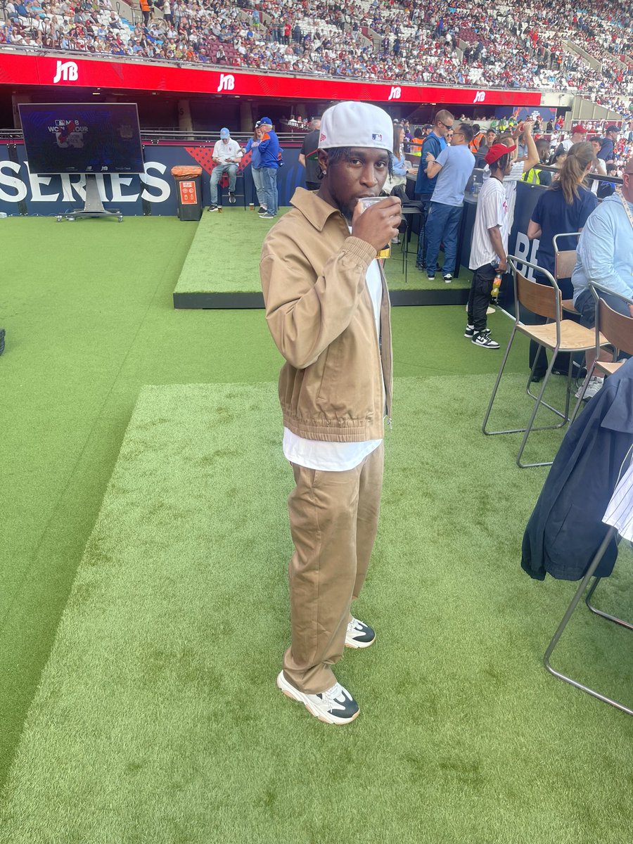 flintzofficial's tweet photo. Was invited to the Mets vs Phillies World Series game yesterday and PHILLIES WON⚾️✨ @MLBEurope #phillies #MLB4 https://t.co/qtzh1AfuIk