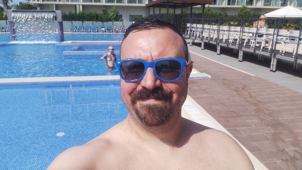 Se acaban las Holidays! 
Mi primer año y me ha encantado.
Top4 en SFV y Top5 en SFVI (mi primer torneo offline al 6 de hecho)🤩.
Agradecer toda la pena que ha organizado y a todo lo que han  participado a las holidays y darle mis gracias.