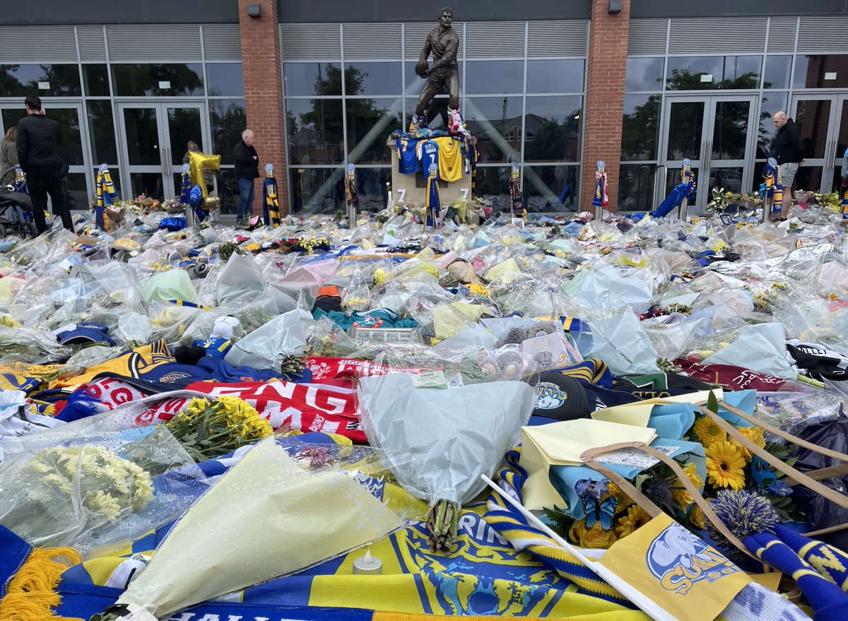 Leeds Rhinos have confirmed details of how the club will continue to pay tribute to Rob Burrow over the next fortnight ahead of the next home game against Leigh on 21st June. 
You can find more details here therhinos.co.uk/article/20456/…