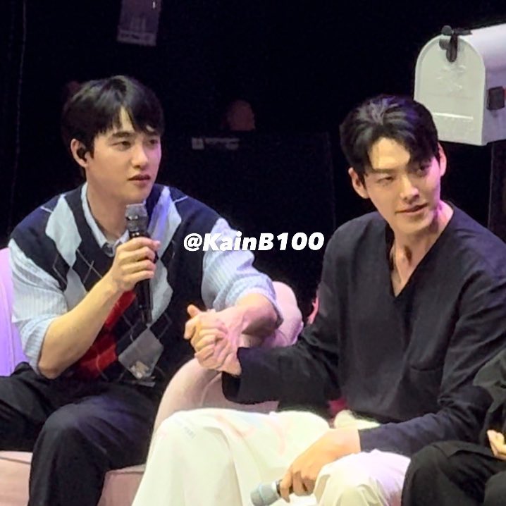 <a href="/KYOKO_AUGUST/">KaTE ⚡️⚡️⚡️</a> มีบัตรจับมือด้วยค่ะคนนี้😭🥹