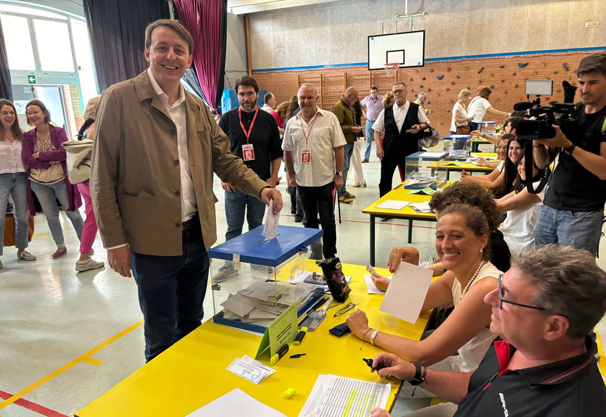 Avui votem per continuar fent avançar Europa. Protegim amb els nostres vots el major espai de llibertats, democràcia i benestar del món.

Amb l’esquerra i per Europa! 🌹<a href="/socialistes_cat/">Socialistes PSC/❤</a>