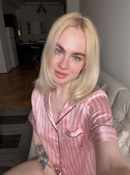 Have a lovely and pretty Sunday 🩷 https://t.co/51tQ2sLgYF