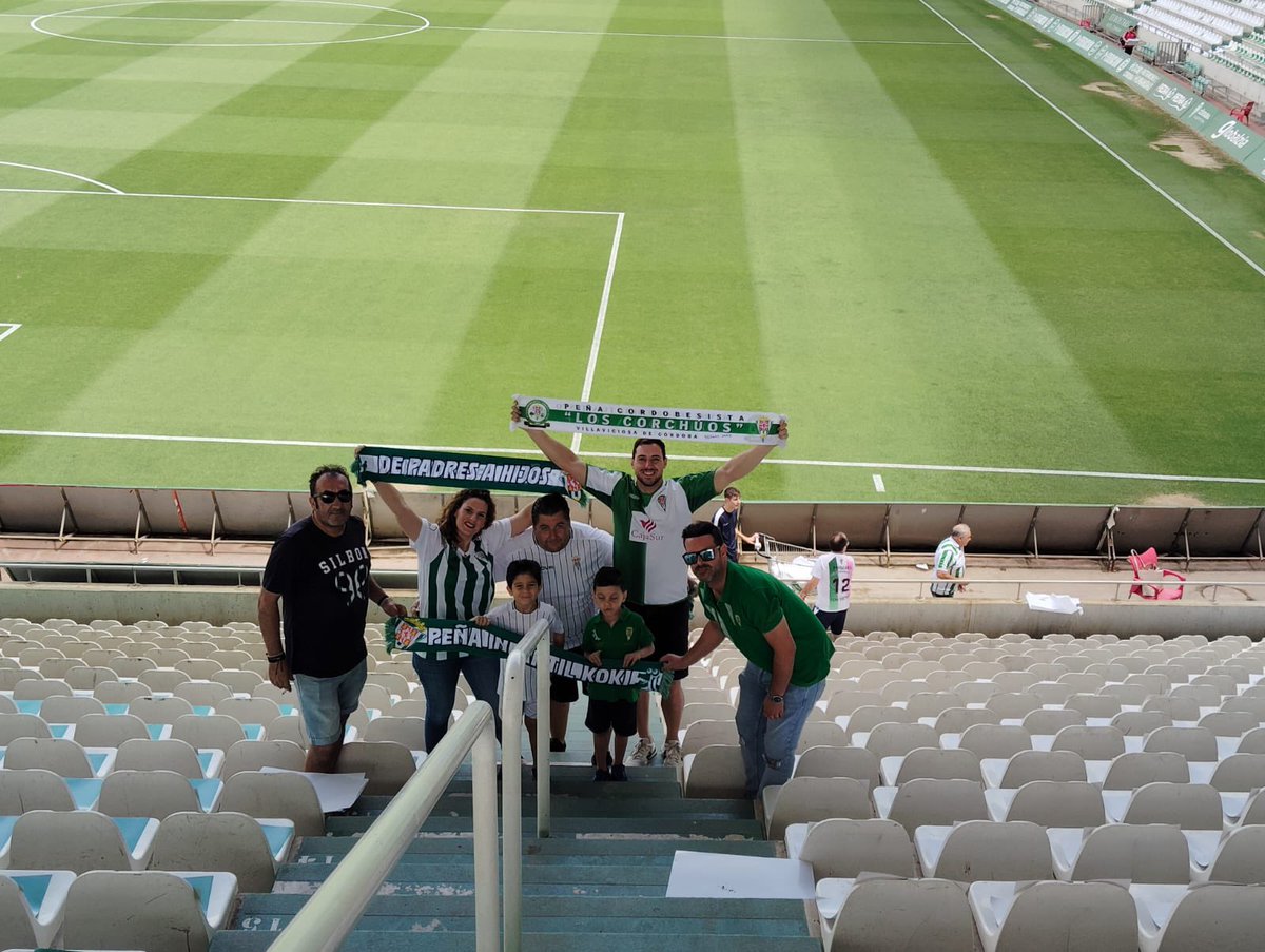 El reino está quedando precioso a la vez que estrechamos lazos con otros cordobesistas. <a href="/PCLosCorchuos/">P.C Los Corchúos</a> y <a href="/KokiInfantil/">Peña Cordobesista Infantil “KOKI”</a> apoyando al <a href="/CordobaCF_ofi/">Córdoba CF</a>