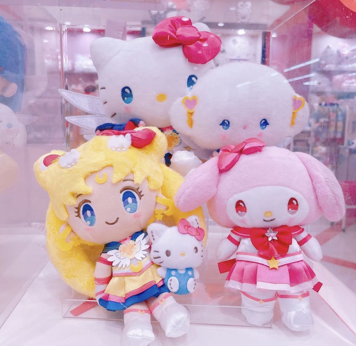 sanrio x sailor moon 💫
