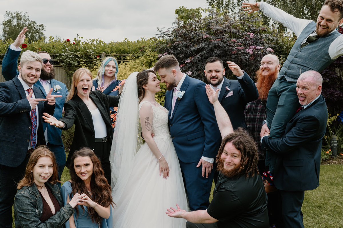 chunkyybuns's tweet photo. Did someone say STREAMER WEDDING?!
How absolutely incredible it is that we met all of these beautiful people online through Twitch and games, and they mean so much to us that they attended our wedding.
Family is what you make it โค๏ธ
#wedding #streamer #twitch https://t.co/pdztCFSJYc