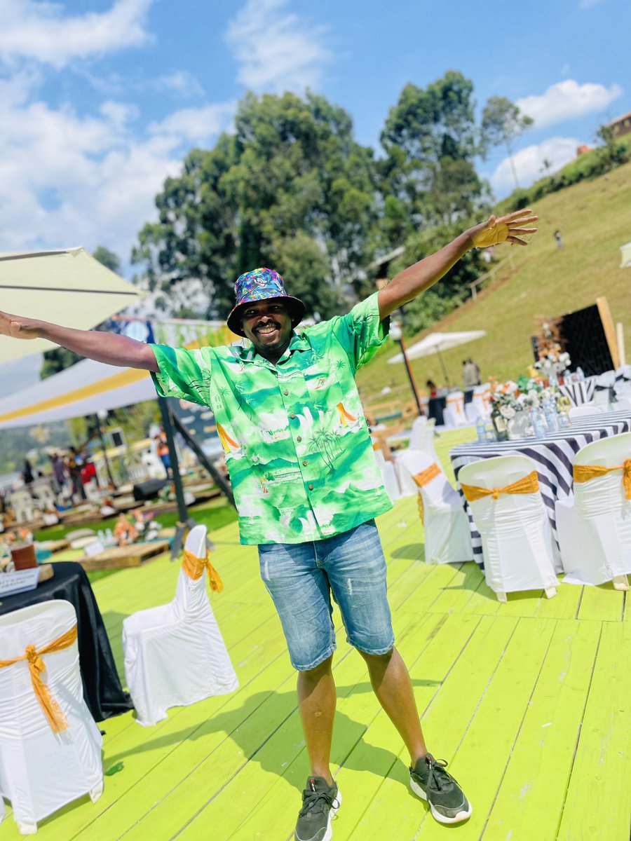 eddiespikaagaba's tweet photo. Live from Camp David Lake Bunyonyi, #SundayFunDay hosted by @djalberto43 . #ExploreWest https://t.co/730TTqRNFZ