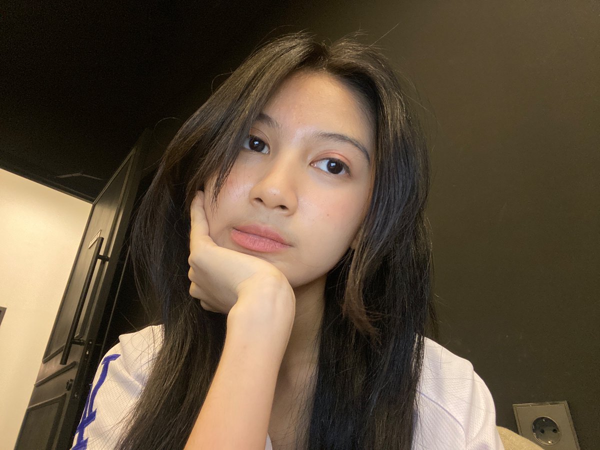 AR_AnindyaJKT48's tweet photo. kapan kapan lagiii yaa sr nya 🙆🏻‍♀️🙆🏻‍♀️ https://t.co/NFfxTeieNB