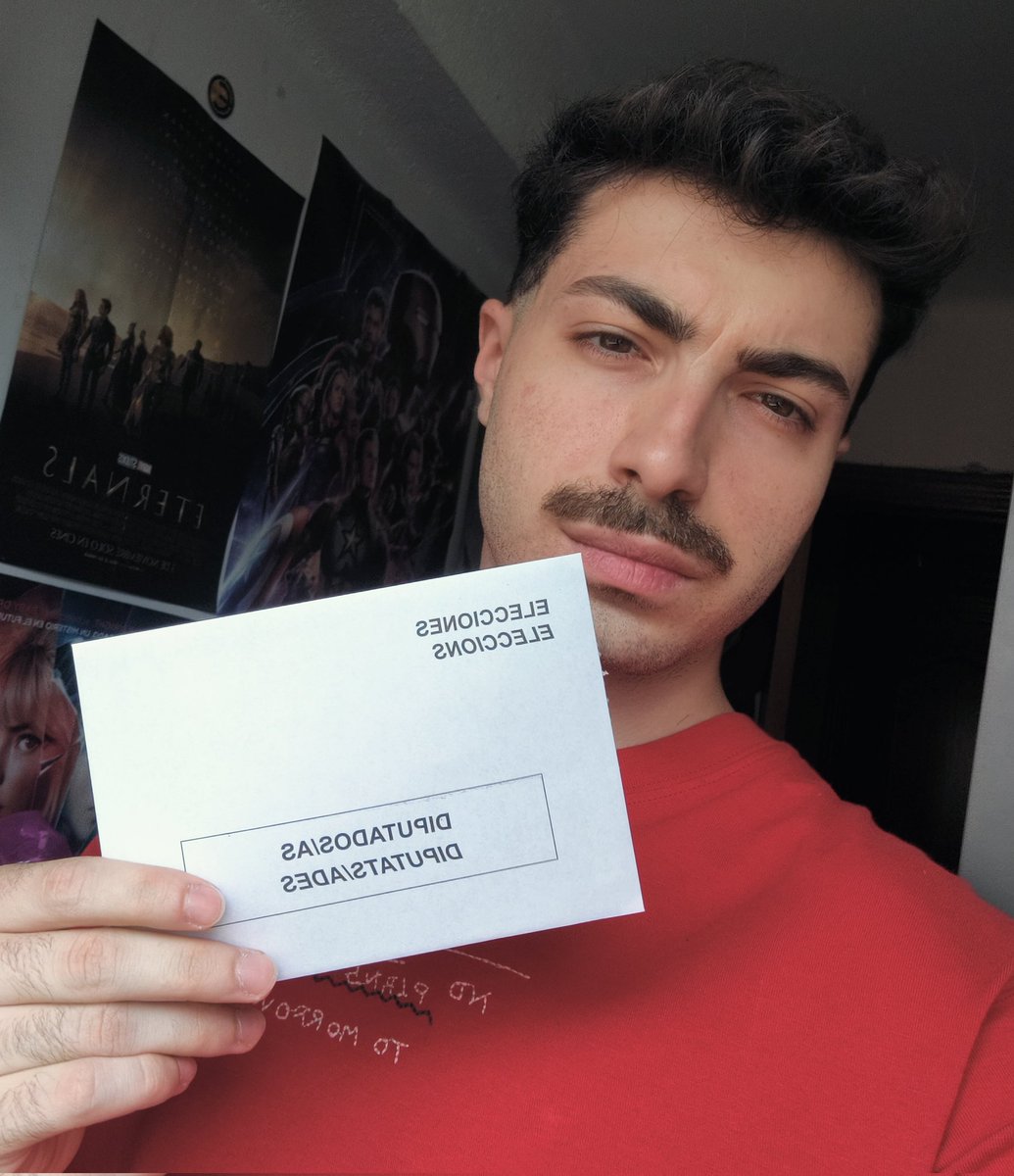 ValdemoroDaN37's tweet photo. Hoy voto con poca convicción, voto con dudas y voto sin ilusión.

Pero voto. Voto para que no nos coman los nazis. Voto por una Europa más justa y menos peligrosa.

#EleccionesEuropa #9J https://t.co/vuCPJOSMlQ