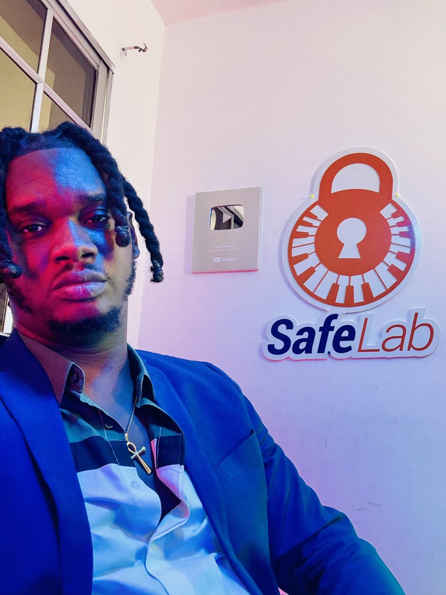 kenfsofficiel's tweet photo. Nou sòti lwen nou pwal pi lwen ke sa
Nòmal si nap batay toujou paske rèv la pi gran ke sa
#Reskape #Blacklyriciste #Panda
Safe is the label, and i m the CEO… https://t.co/EtXpyuwIGE