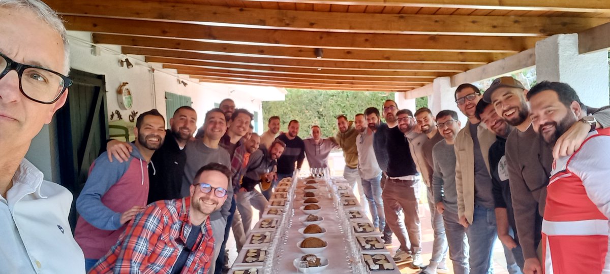 xbassa's tweet image. Per a un comiat de solter (sí, la gent encara es casa) hem fet un tast de formatges catalans maridat amb vins.
Tot ha sortit bé.

#formatges #quesos #xavierbassa #catasadomicilio