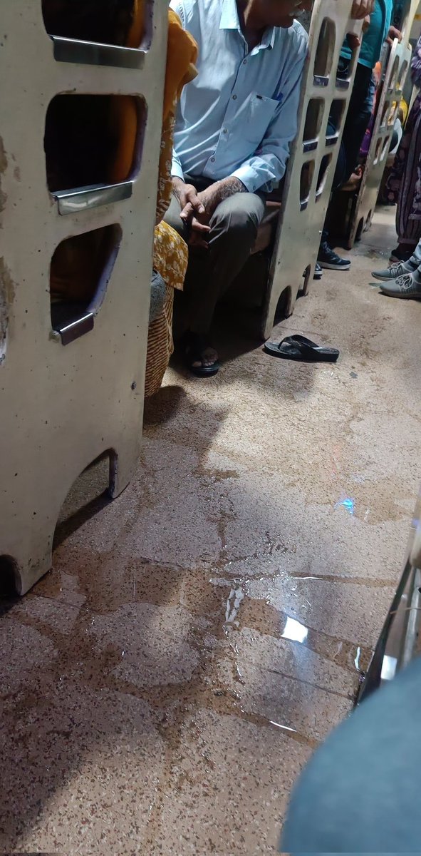 GSANARASE's tweet photo. @IRCTCofficial Rain water entered railway bogi ...22171  ( B5 ) ...Need attention https://t.co/vZnlpnXpun