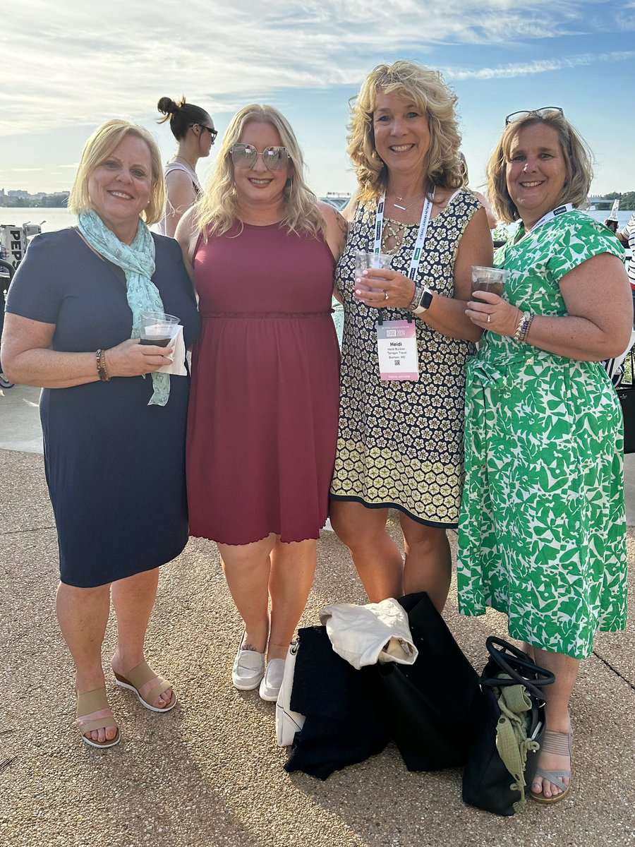 SusieQTravels's tweet photo. Amazing first day at Travel Leaders Network EDGE 2024 International Conference! โ๏ธ
#SusieQTravels #OklahomaTravelAgent #travel #vacation #supportsmallbusiness #travelleadersnetwork #edgewithtln #travelbetter #edge2024 #nationalharbor #washingtondc #gaylordnational https://t.co/4GH9K3FwTP
