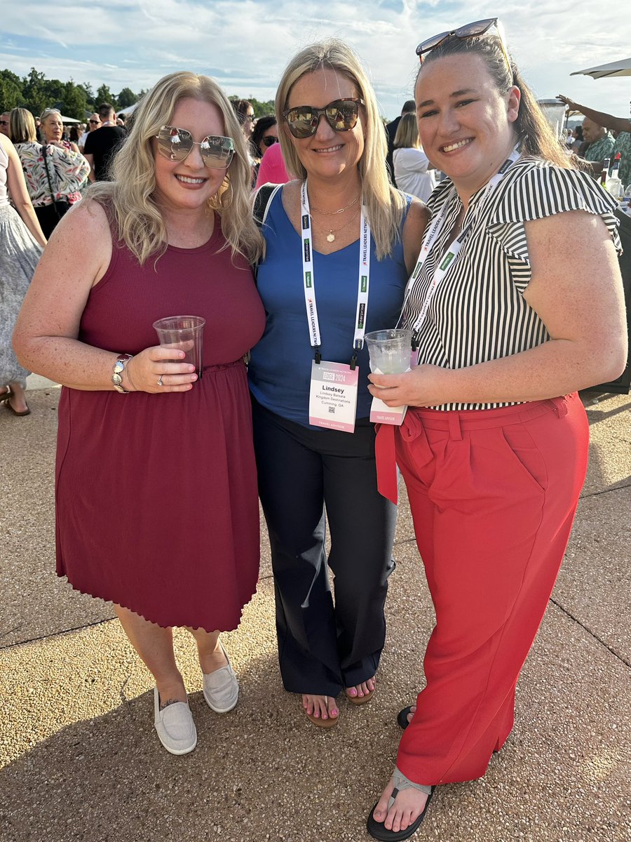 SusieQTravels's tweet photo. Amazing first day at Travel Leaders Network EDGE 2024 International Conference! โ๏ธ
#SusieQTravels #OklahomaTravelAgent #travel #vacation #supportsmallbusiness #travelleadersnetwork #edgewithtln #travelbetter #edge2024 #nationalharbor #washingtondc #gaylordnational https://t.co/4GH9K3FwTP