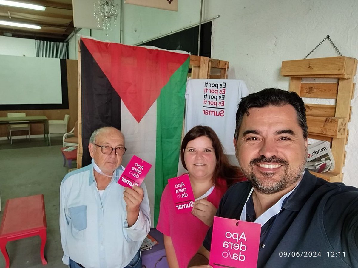IUCanaria's tweet photo. Y seguimos, las compañeras y compañeros se están acercando a los diferentes colegios electorales.
#ApoderadasIU https://t.co/BwIOEWDjWQ