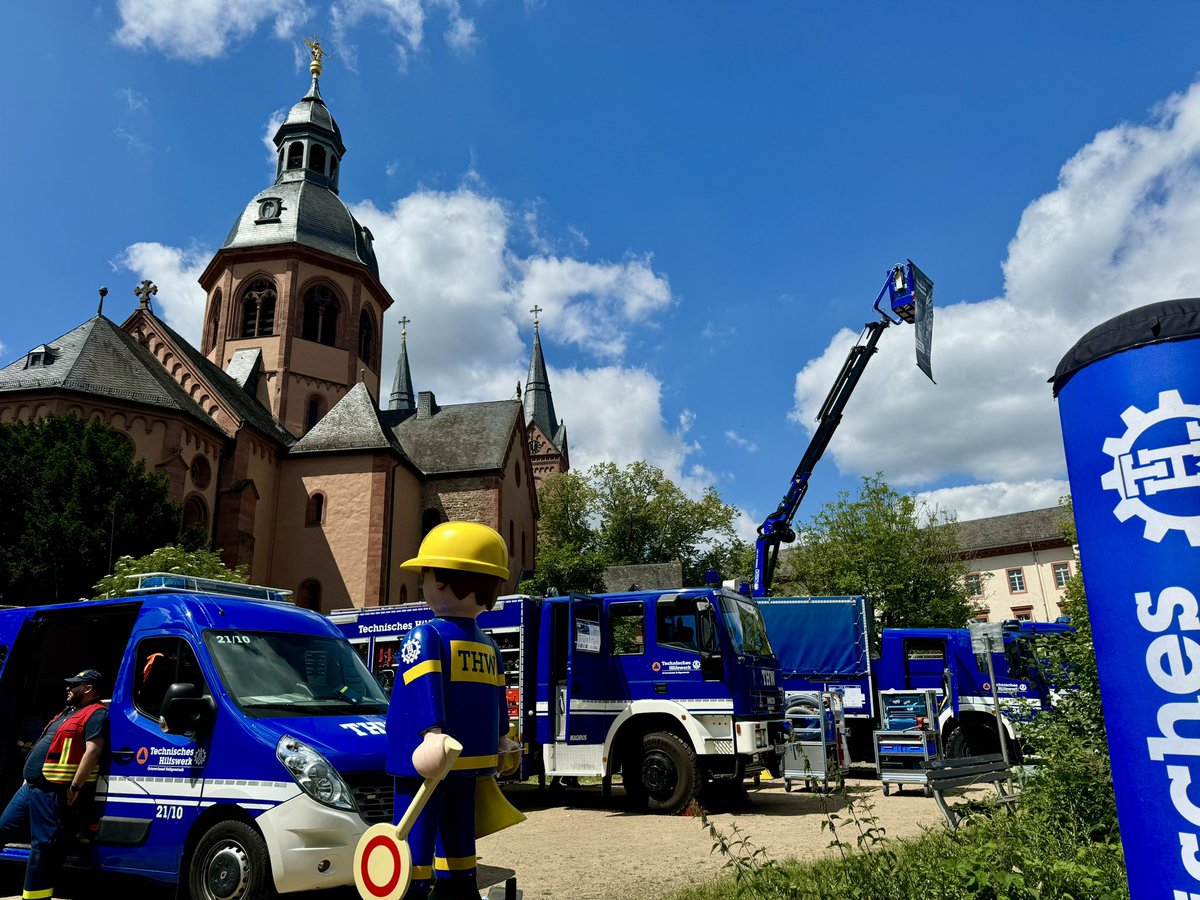 leckermojito's tweet photo. 70 Jahre THW Seligenstadt - 70 Jahre Faszination Helfen https://t.co/ZW2f1vyw8c