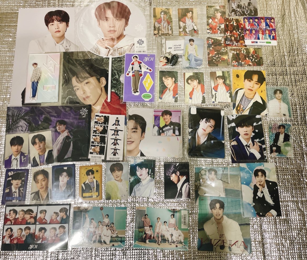 uUnniy's tweet photo. @1
#JO1交換 JO1 交換

【譲】
画像の 河野純喜 過去グッズ

【求】
HITCHHIKER未使用シリアル

郵送でお願いします

アクスタ　トレカ　タワレコカフェ　ポスカ　缶バッジ　OTD 一番くじ　生写真　初回AB通常　KCON fortune ラントレ うちわ フライヤー HMV https://t.co/G3xsXhZXPn