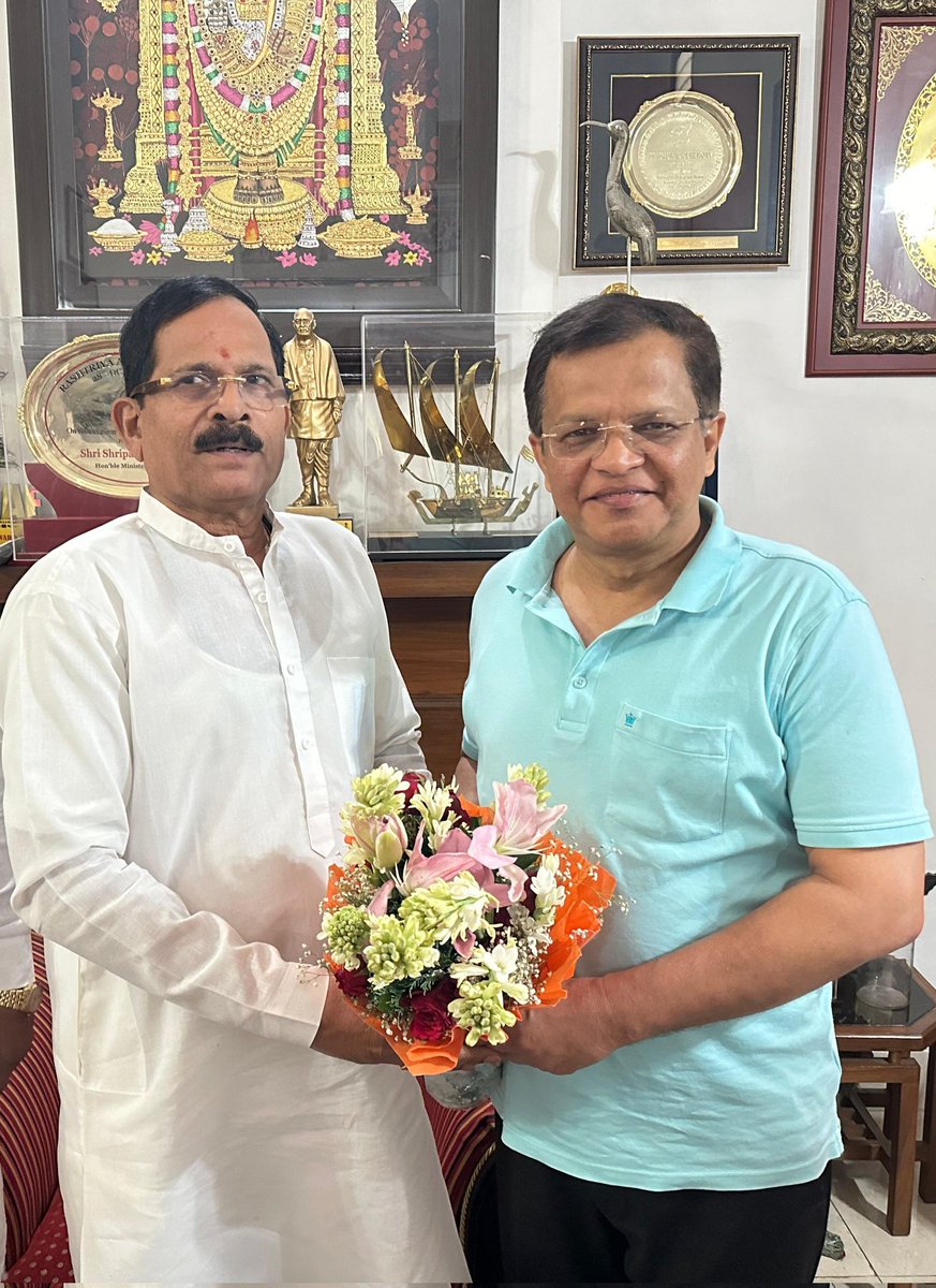 NSawaikar's tweet photo. Record 6th time consecutive victory in Loksabha elections.
3rd consecutive time Minister in Modi Cabinet (2014 onwards) &
1999-2004 in Vajpayee ji Cabinet.
A stupendous political journey throughout!
Congratulated Shri. @shripadynaik to be part of Modi 3.0 Govt.
#ModiOnceAgain https://t.co/b1yaTBWuqL