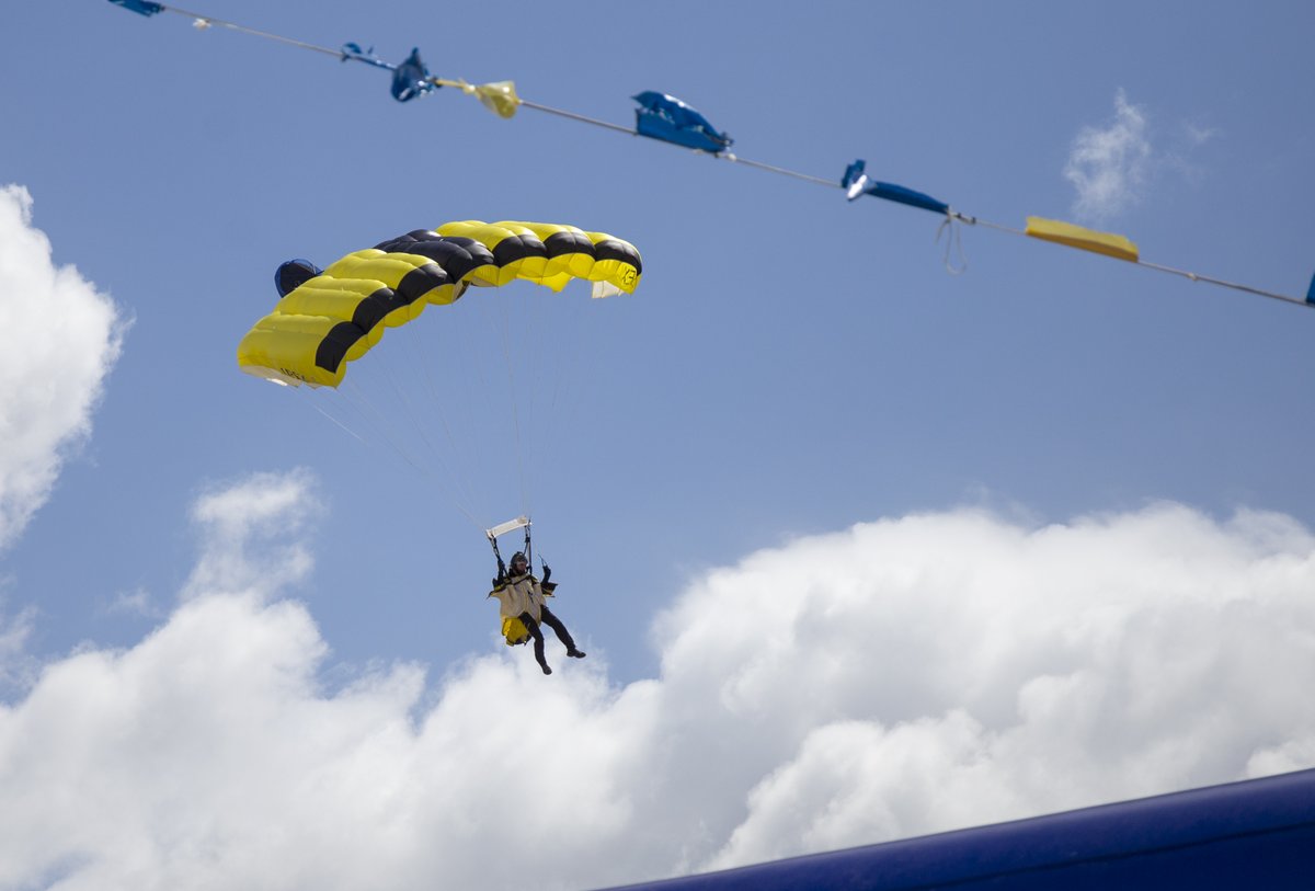 👉 La película suiza “Cerro Torre. Climb &amp; Fly” gana el XXIV Festival Internacional del Cine del Aire 

fiaelyelmo.com/la-pelicula-su…

#FIAElYelmo #Cine #AndalucíaElLugarDelDeporte #Festival #Vuelo #Aventura #Naturaleza #Parapente #Paramotor