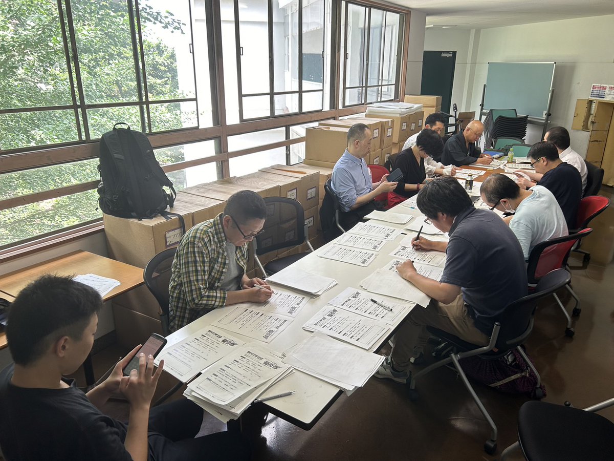 geikyo_matsuri's tweet image. 芸協らくごまつりのアンケート集計、反省会を6/7、花伝舎で行いました。皆様から頂いたご意見はきちんと目を通しております。反省会にこれだけ集まったのは初めてかも。実行委員の皆さん、本当にお疲れ様でした！
#芸協らくごまつり2024   #実行委員　#アンケート集計　#反省会