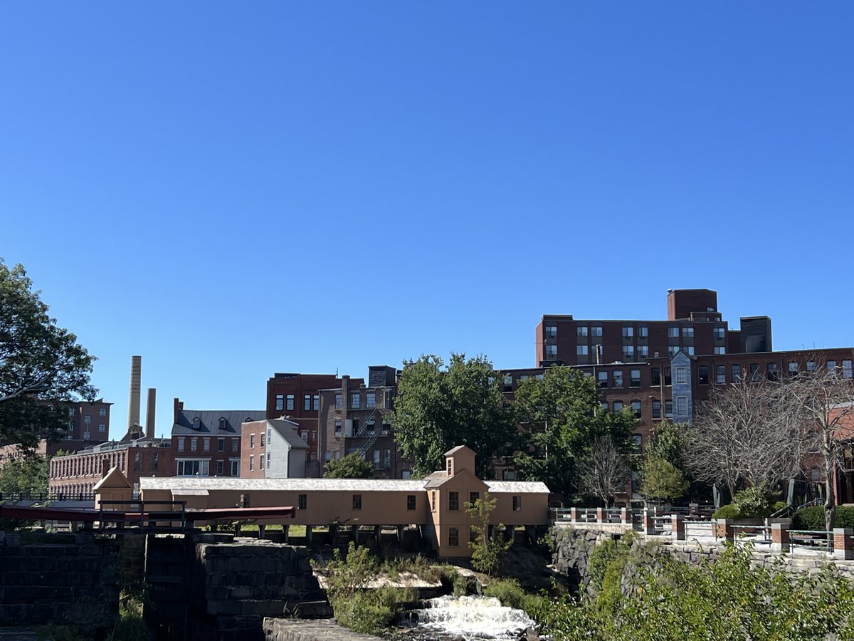 Good morning from @cityoflowellma 
merrimackvalley.org/cities-and-tow…

#VisitMA #MyLocalMA #MerrimackValley