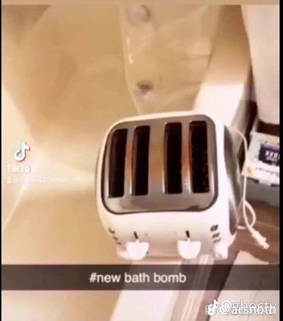 HuntedVAL tweet media