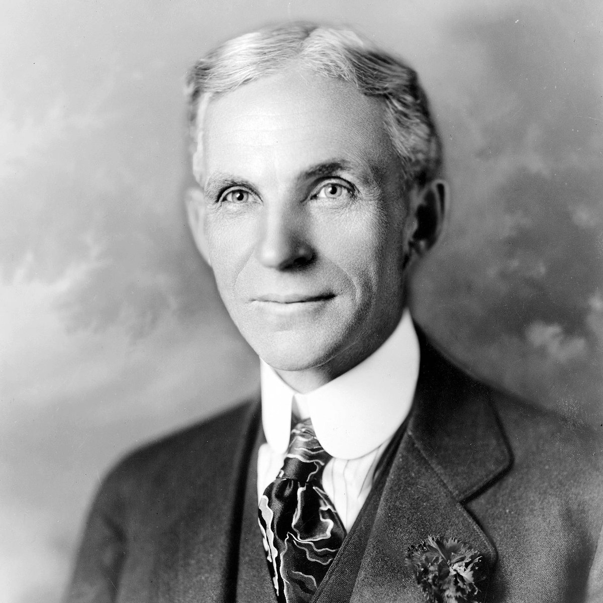 “Cualquier persona que deja de aprender es viejo, ya sea a los veinte o a los ochenta. Cualquiera que sigue aprendiendo se mantiene joven. La cosa más grande en la vida es mantener la mente joven”. 
Henry Ford 
#Fuedicho