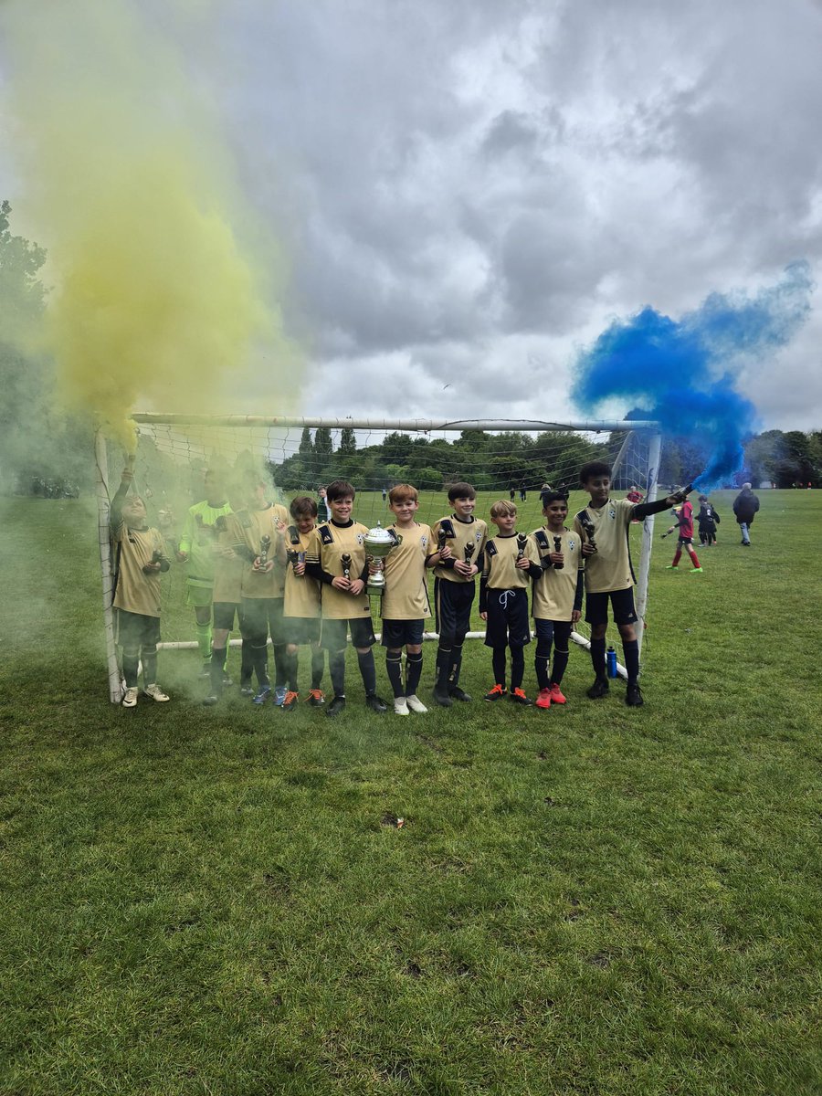 The lads first season together and they've finished it off with the League Cup Trophy 💥🏆💥

Great game played the right way Vs @AfcWarner  👏 and a great Finals day event by <a href="/EdgehillJFL/">Edge Hill JFL</a> 

Nice one, see you all next season  ⚽️💙⚽️