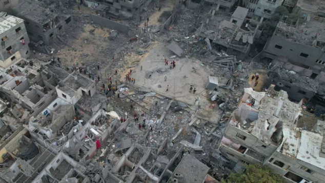 Les soldats israéliens se sont déguisés en Palestiniens qui louaient un appartement dans l'immeuble où était détenue Noa Argamani (média saoudien)

i24news.tv/fr/actu/israel…