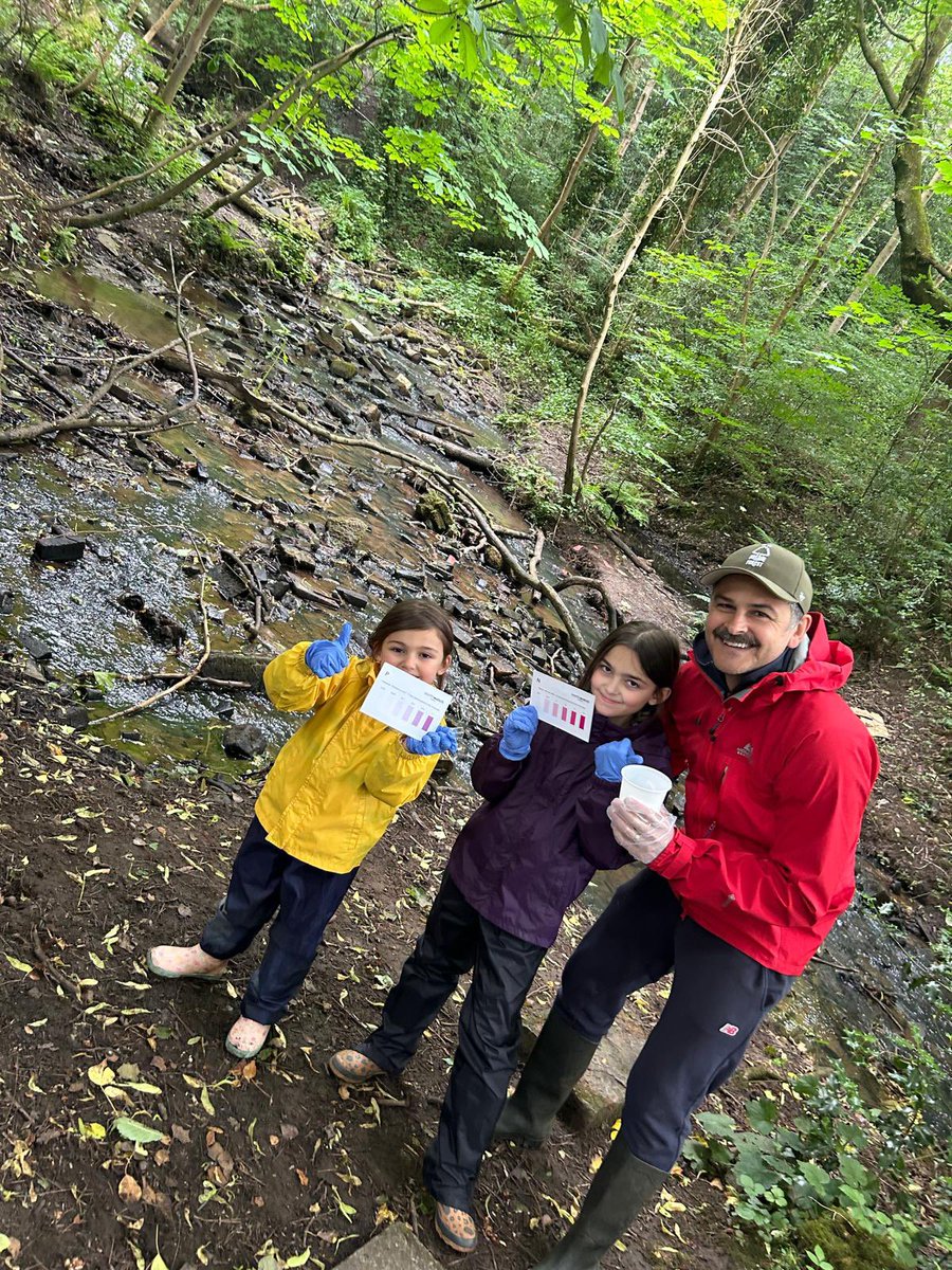 DFAK80's tweet photo. Taking part in the #GreatUKWaterBlitz #FreshWaterWatch with the little ones, helping to monitor water quality in our streams and rivers across the UK. Water way to have a good time! https://t.co/3VKPwCushr