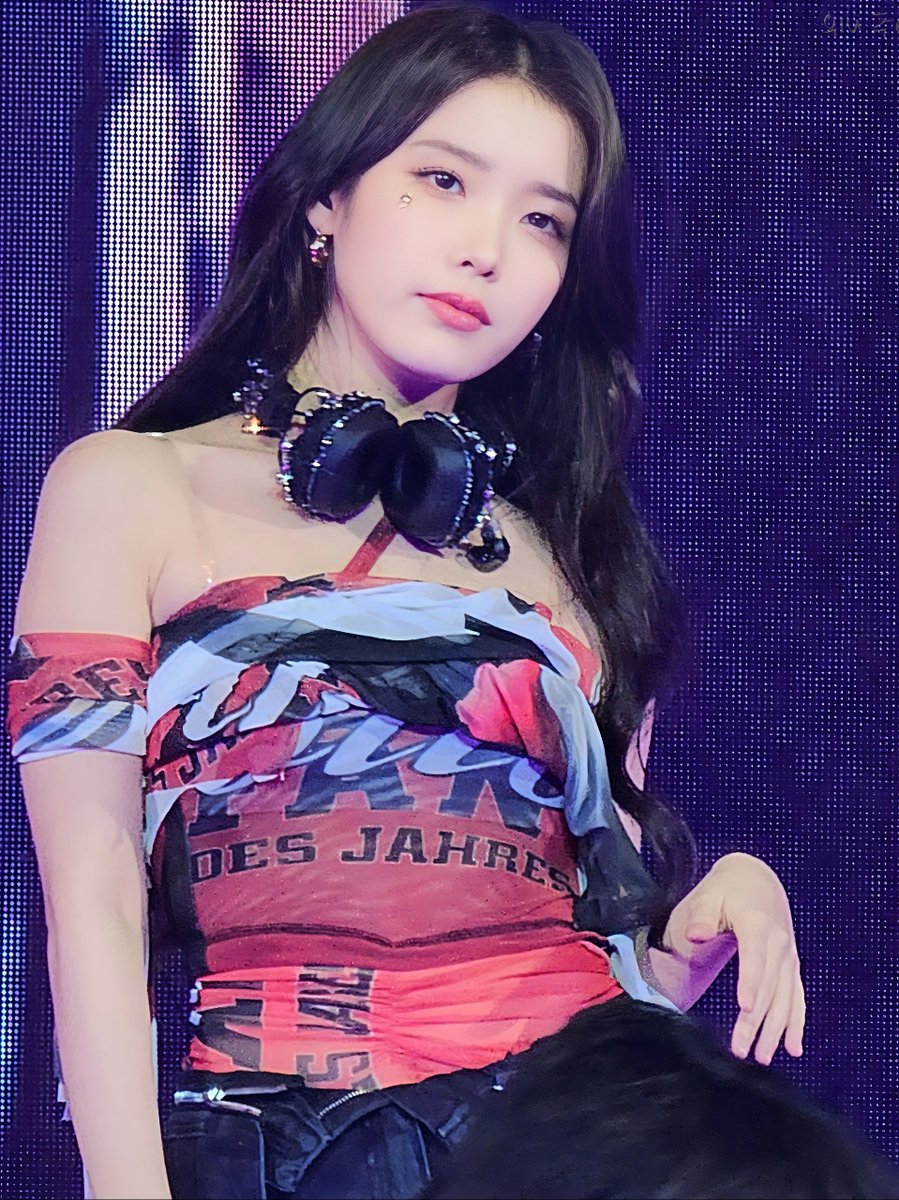 wyjc516's tweet photo. 240609 IU HEREH WORLD TOUR CONCERT IN KUALA LUMPUR 
Outfit 1
#아이유 #IU #HEREH #IU_WORLD_TOUR #HEREH_WORLD_TOUR_IN_KL https://t.co/28e5mLljBw