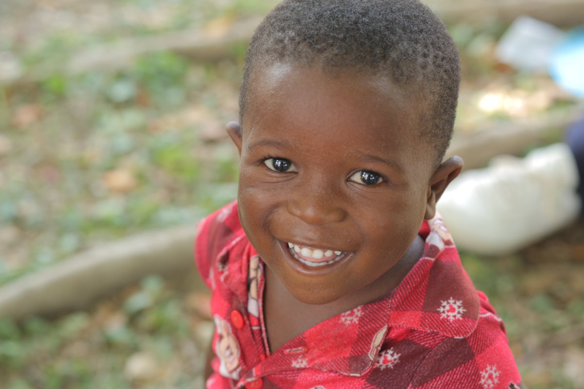 Aujourd’hui, c’est la journée nationale de l’enfant haïtien.  

L’UNICEF souhaite amour et sécurité #PourChaqueEnfant.