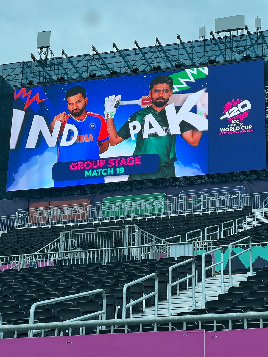 AlexHartley93's tweet image. It’s the big one.
We hear nice and early!!!
So ready for this 🏏 🎙️
#PakvsInd 🇵🇰🇮🇳