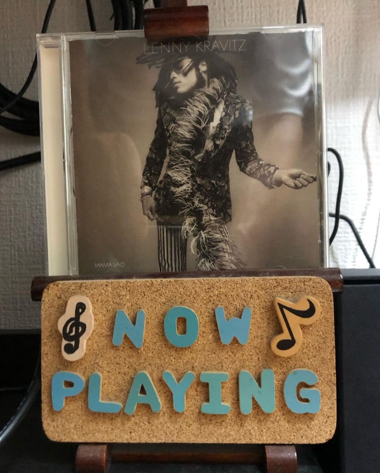 yuji0515's tweet photo. 今日の1枚 Lenny Kravitz - Mama said
2.3.4.5曲目がおすすめ。
シンプルでキャッチーでストレートなロックです。
ソウルフルな歌声がカッコいいです。
#lennykravitz #rock
#今日の1枚 #今日のアルバム
#おすすめの曲
#洋楽 #音楽 #洋楽好き
#洋楽好きな人と繋がりたい
#音楽好きな人と繋がりたい https://t.co/M66AAnvXxU