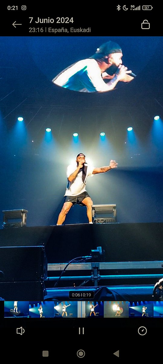 El otro día en el concierto de <a href="/eladiocarry_on/">ELA 🥷</a> en <a href="/BilbaoArena/">Bilbao Arena</a> uno de los cámaras me hizo una foto con mi pancarta y me haría ilusión tenerla como un recuerdo más. ¿La puedo conseguir de alguna manera o está publicada en alguna web? 🙏🏼