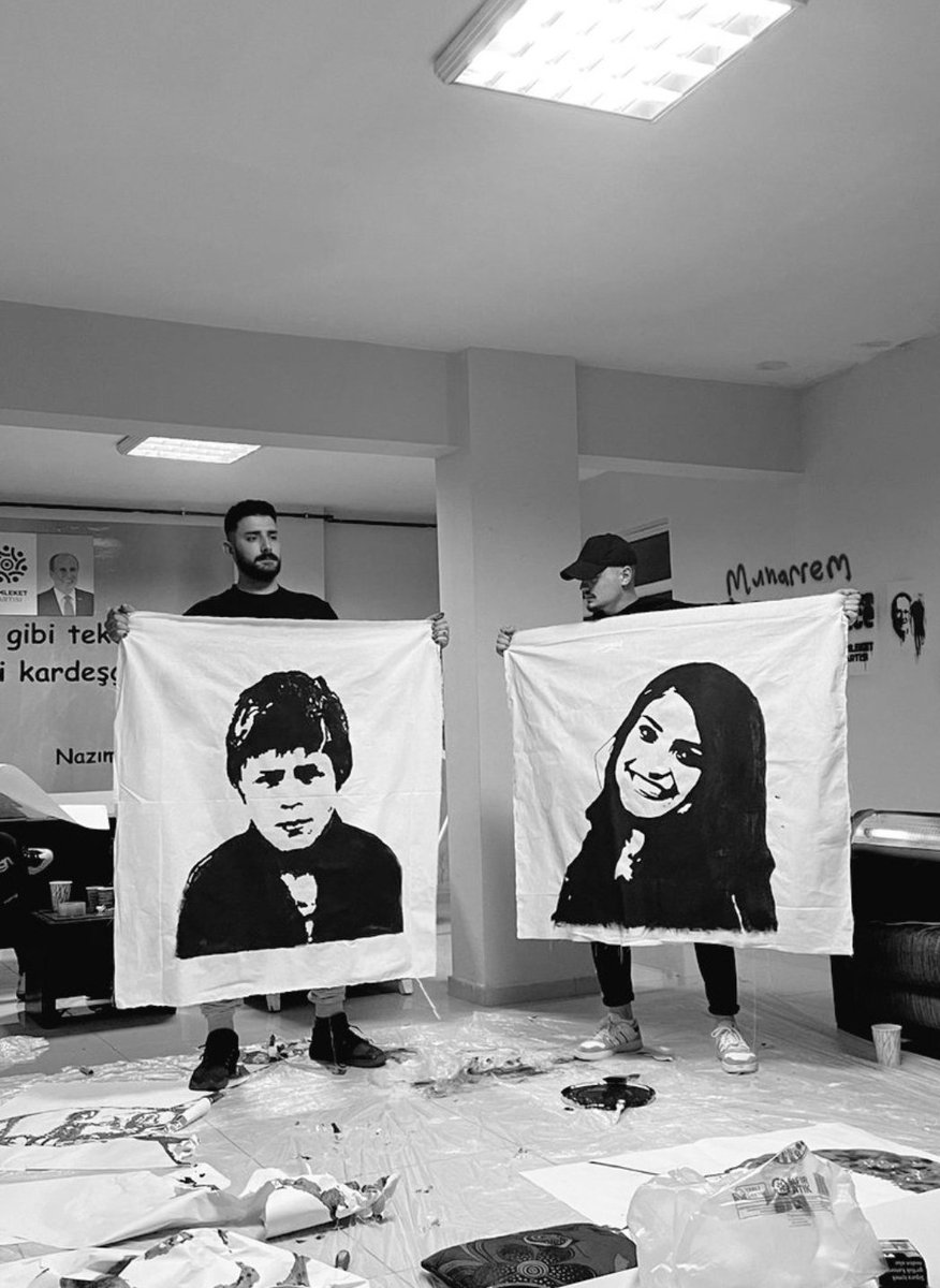 Şehit öğretmen Şenay Aybüke Yalçın'ı rahmetle anıyorum. Pkk terör örgütü tarafından şehit edilen tüm vatan evlatlarını rahmetle anıyorum.