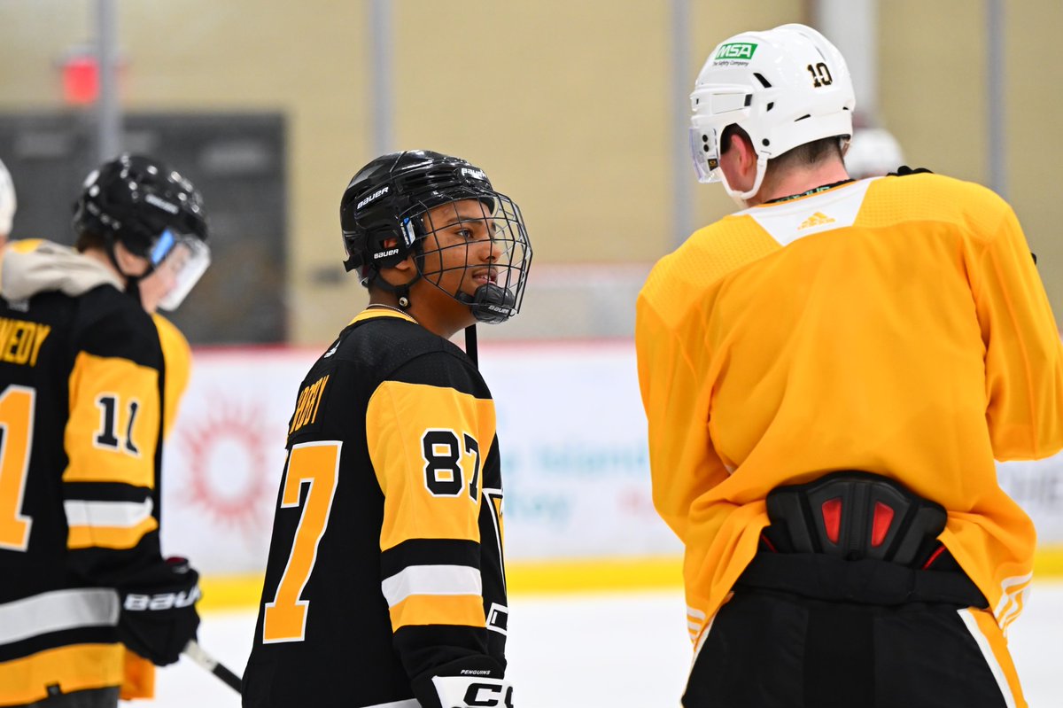 pensfoundation's tweet photo. Big smiles for DOC’s birthday! 🎉

Wishing you a very Happy Birthday! Your littlest fans love cheering you on, on &amp; off the ice! https://t.co/fHghdpw4y0
