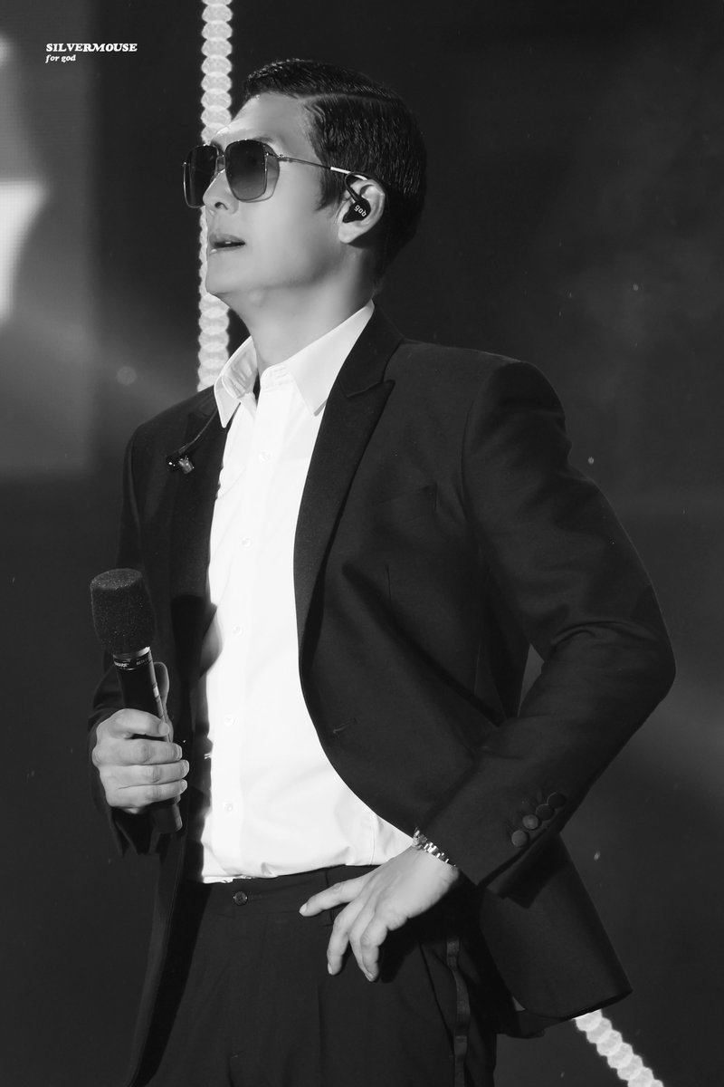 240608

항상 우리가 자부심이고 고맙다고 하지만
우리도 똑같은 마음이라는 거 ദ്ദി ( ᵔ ᗜ ᵔ )

#god #지오디 #박준형