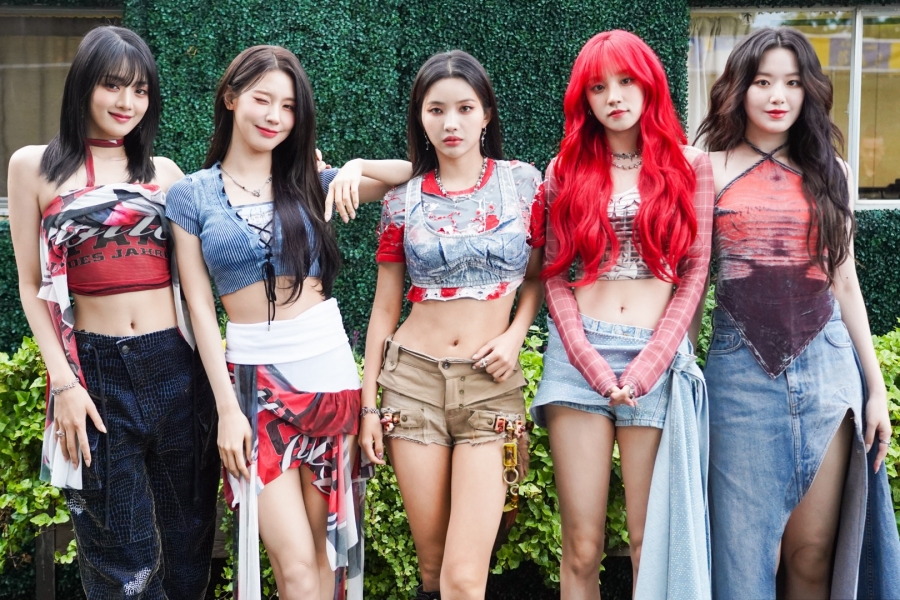 soompi's tweet photo. #GIDLE Announces July Comeback Date With 1st Teaser For "I SWAY"
https://t.co/sJP4XeKWF4 https://t.co/K1Tl4IO1pi