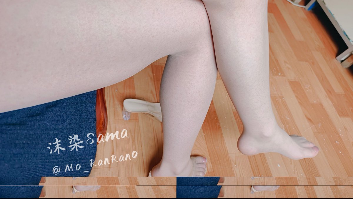 好几天没更新了呢…
你这个发情的变态贱狗是不是🖤
早都受不了了呀～
毕竟之前天天都靠着意淫主人的推文…
撸你的早泄鸡巴呢🖤
看着被肉丝包裹的淫足脚趾和足底…
前列腺液就不停的流出来了吧～
3🖤
2
1～
现在…喷出来吧🖤
#伪娘 #伪娘の日常 #sissy #cd #CDS #带把少女 #伪娘s #女装子 #文爱 #压榨