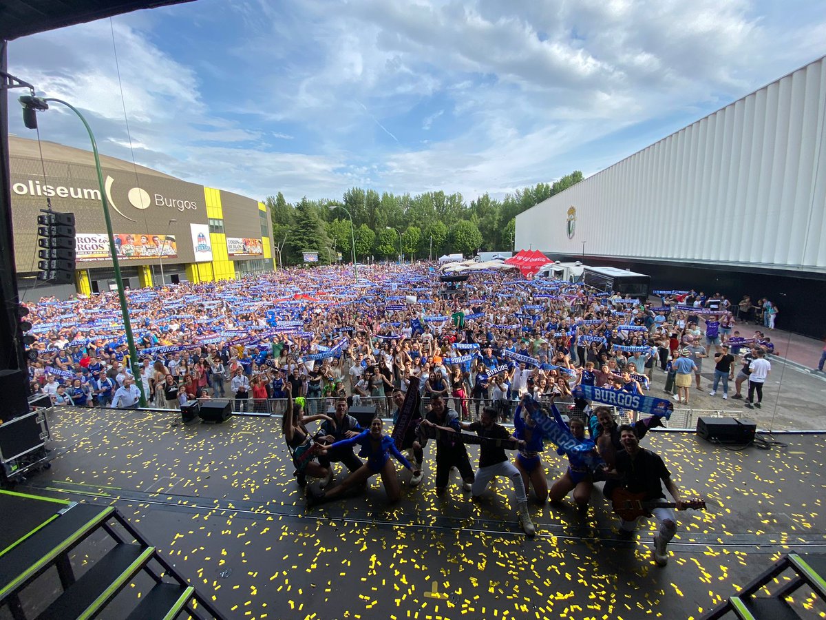 tapeich's tweet photo. Fan Zone 2023 Burgos vs Fan "sin" Zone 2024 Madrid. Enhorabuena @CompeticionFEB 👏👏👏. #F4LEBOro. @SanPabloBurgos @flleida @cb_tizona @MovistarEstu . https://t.co/WqXbmNdgBC