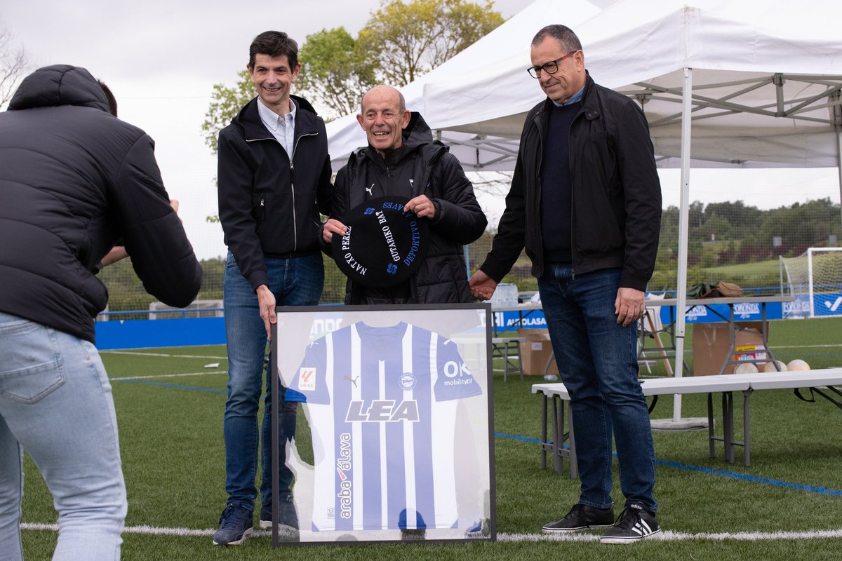 Deportivo Alavés tweet media
