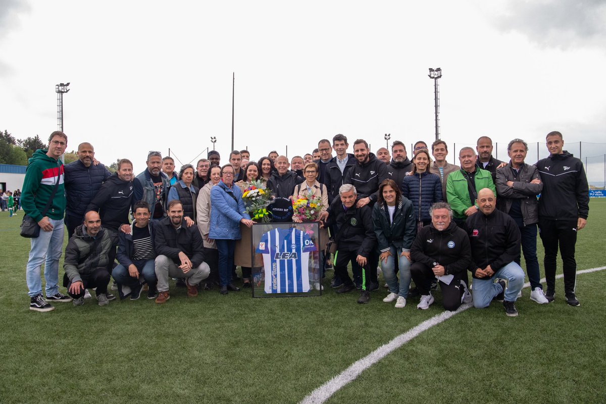 Deportivo Alavés tweet media