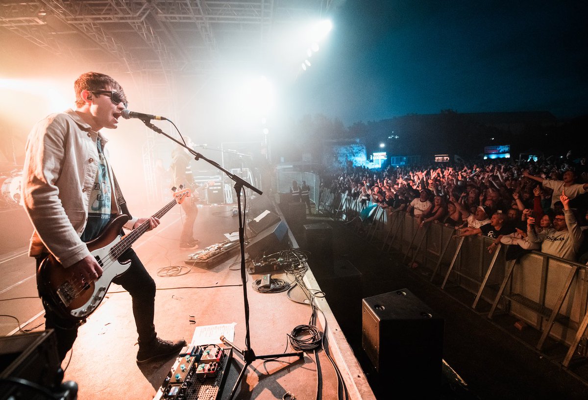 Sheffield Telegraph (@shftelegraph) on Twitter photo REVIEW: <a href="/TheSherlocks/">The Sherlocks</a> rock #Sheffield's Don Valley Bowl with 'electrifying' South Yorkshire homecoming ft <a href="/RedRumClub/">Red Rum Club</a> <a href="/theclauseuk/">THE CLAUSE</a> <a href="/ApolloJunction/">Apollo Junction</a> & <a href="/TheLilacsUk/">The Lilacs</a>. Full report by <a href="/richderb/">Richard Derbyshire</a> and photos by Rhona Murphy at thestar.co.uk/whats-on/revie… #ad REVIEW: <a href="/TheSherlocks/">The Sherlocks</a> rock #Sheffield's Don Valley Bowl with 'electrifying' South Yorkshire homecoming ft <a href="/RedRumClub/">Red Rum Club</a> <a href="/theclauseuk/">THE CLAUSE</a> <a href="/ApolloJunction/">Apollo Junction</a> & <a href="/TheLilacsUk/">The Lilacs</a>. Full report by <a href="/richderb/">Richard Derbyshire</a> and photos by Rhona Murphy at thestar.co.uk/whats-on/revie… #ad