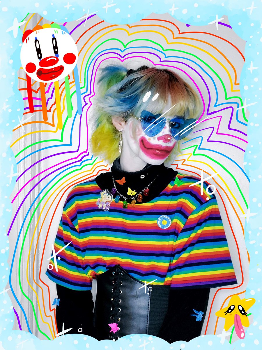 LilBlueCanvas's tweet photo. Felt like doodling on my own photos while I’m dressed as a #clowngirl ! #selfie #cosplay #makeup #digitalart #doodle https://t.co/2BMDvwFarY