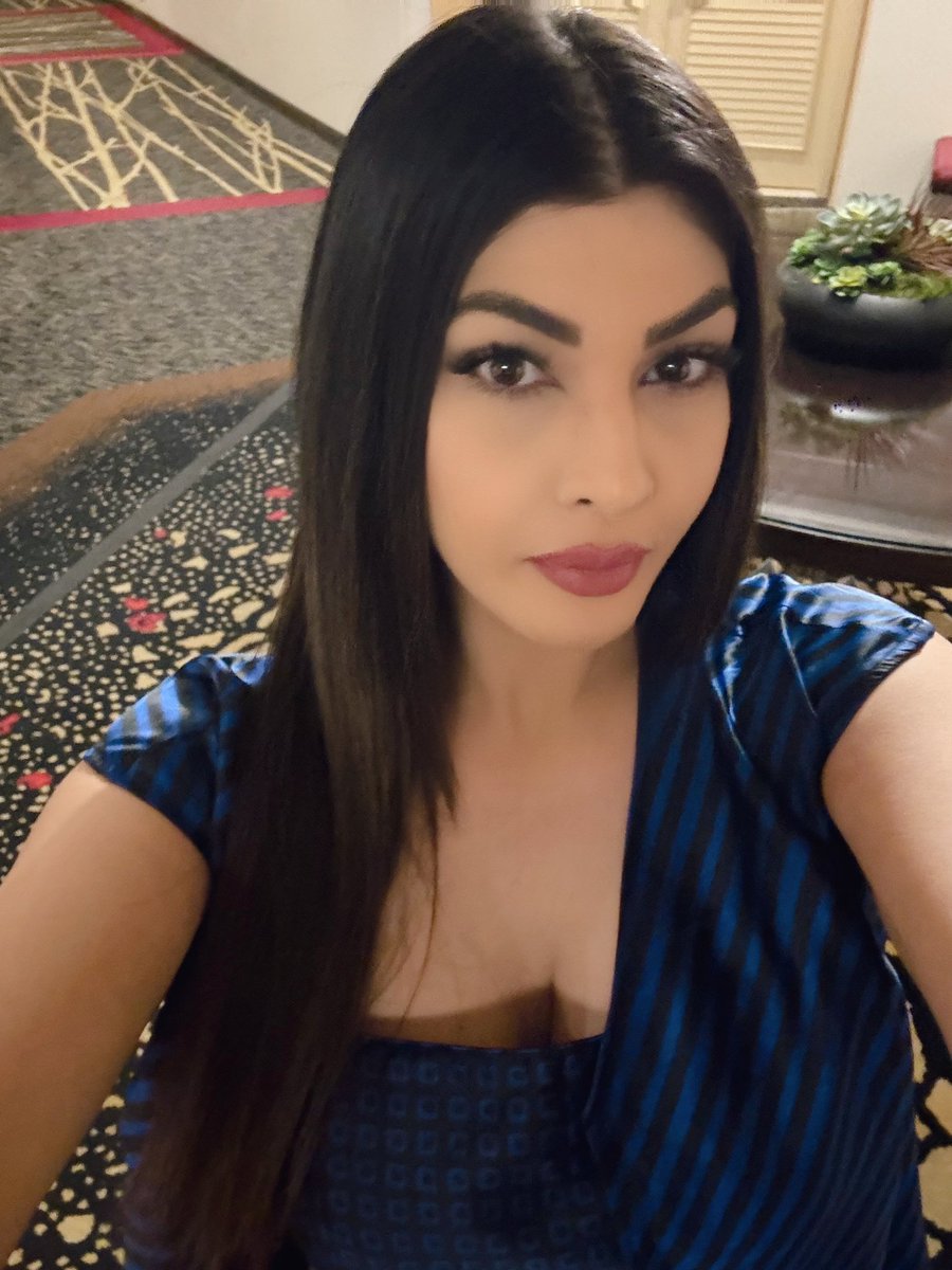 ushmatyagi's tweet photo. Rollin’ n Strollin’
Co-ord Set @closetcircusbyushma 💙
#usa #lasvegas #mirage #cordset #ushmatyagi #fashionista #traveller #closetcircus #closetcircusbyushma #fashiondesigner #thetipsywanderer https://t.co/sY4EHkgr84