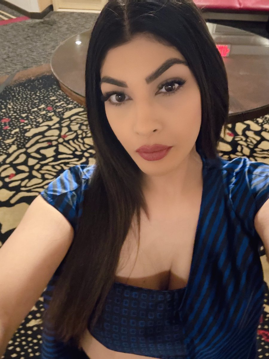 ushmatyagi's tweet photo. Rollin’ n Strollin’
Co-ord Set @closetcircusbyushma 💙
#usa #lasvegas #mirage #cordset #ushmatyagi #fashionista #traveller #closetcircus #closetcircusbyushma #fashiondesigner #thetipsywanderer https://t.co/sY4EHkgr84