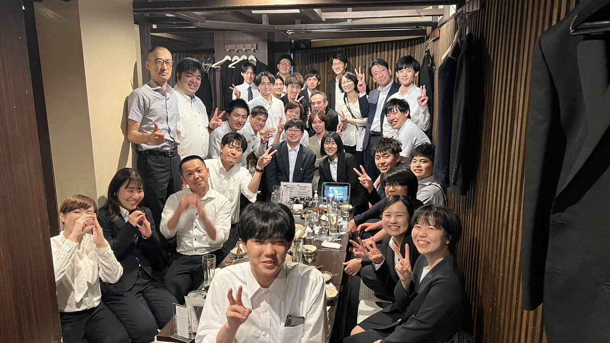 tkryo20's tweet photo. 学術大会の打ち上げ！
このメンバーで運営できてよかったです☺️
大会長 @kataoka1126 の人徳ですね！
事務局長@kyo510もお疲れ様でした！

#japr28 https://t.co/ZuCvFhKkJq
